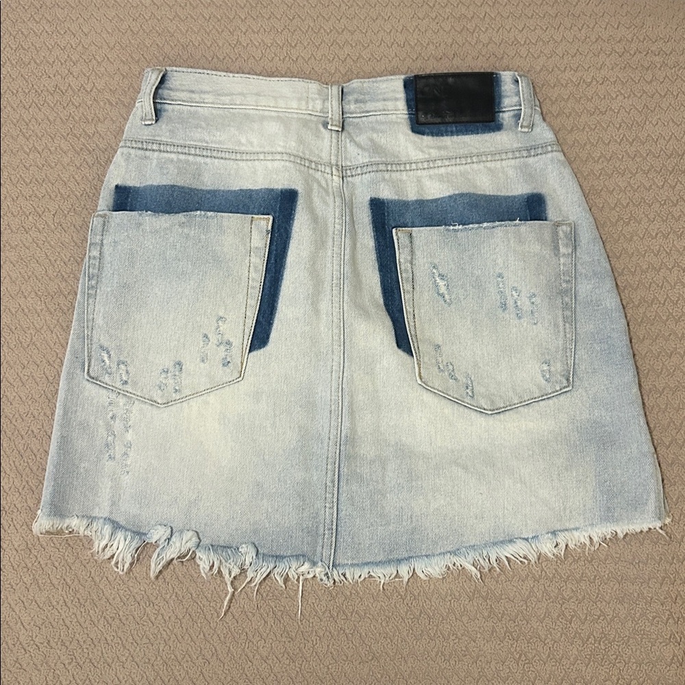 ONE X ONETEASPOON Light Wash Distressed Denim 2020 Mini Skirt Jean - Picture 5 of 6